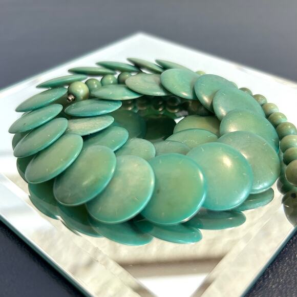 Vintage Green Wood Disc Bead Necklace – Graduated Flat Beads – Statement Jewelry - Picture 4 of 14